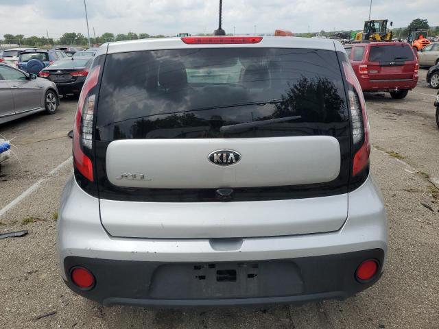 KNDJN2A21K7681930 - 2019 KIA SOUL SILVER photo 6