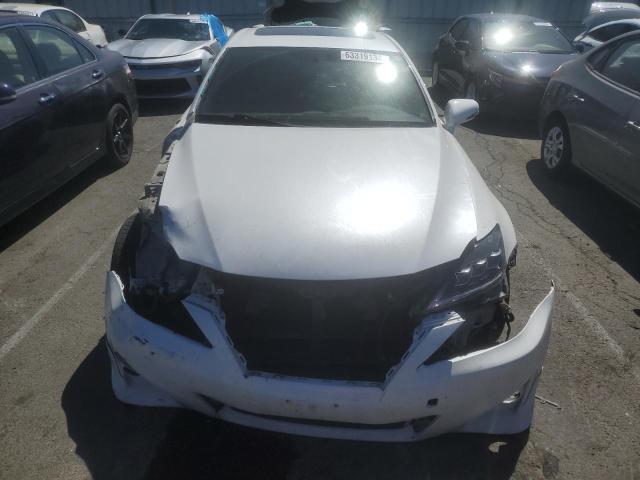 JTHBF5C22B5141979 - 2011 LEXUS IS 250 WHITE photo 5