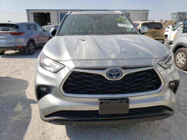 5TDGBRCH7NS540514 - 2022 TOYOTA HIGHLANDER HYBRID XLE SILVER photo 5