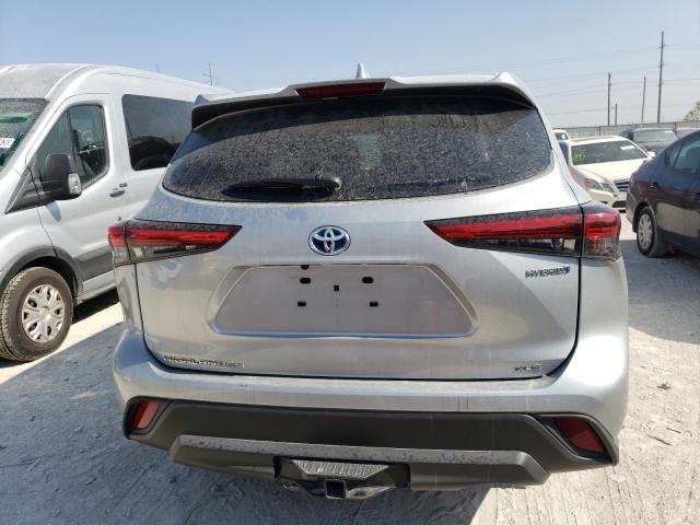 5TDGBRCH7NS540514 - 2022 TOYOTA HIGHLANDER HYBRID XLE SILVER photo 6