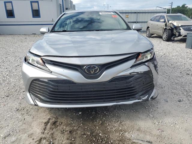 4T1C11AK4LU869323 - 2020 TOYOTA CAMRY LE SILVER photo 5