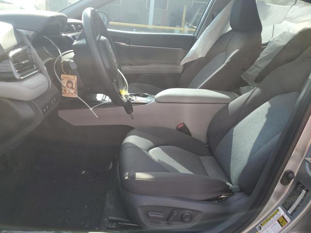 4T1C11AK4LU869323 - 2020 TOYOTA CAMRY LE SILVER photo 7