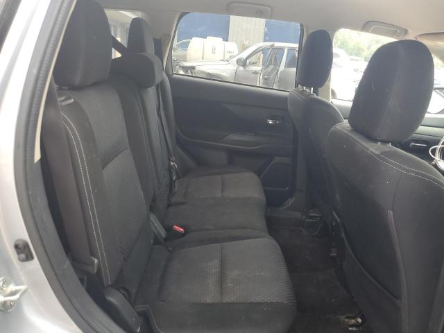 JA4AZ3A30HZ045171 - 2017 MITSUBISHI OUTLANDER SE SILVER photo 11
