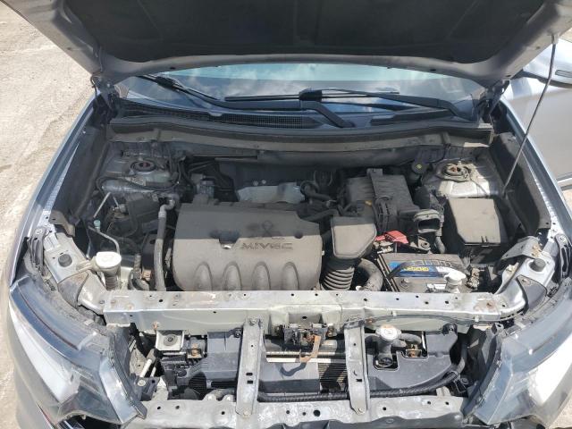 JA4AZ3A30HZ045171 - 2017 MITSUBISHI OUTLANDER SE SILVER photo 12