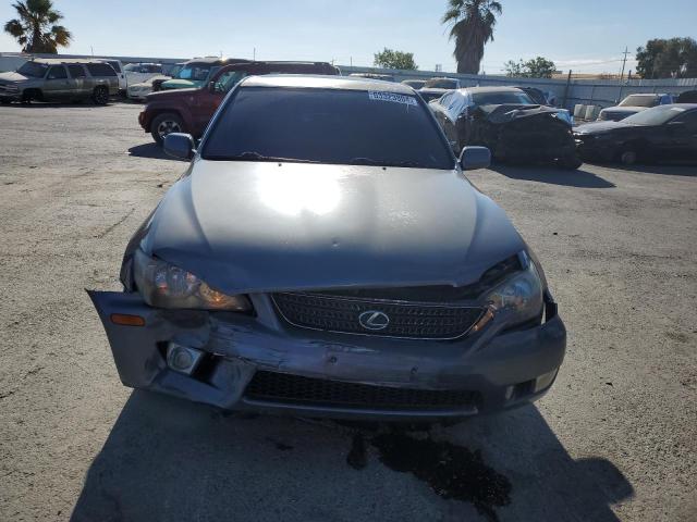 JTHBD192050100046 - 2005 LEXUS IS 300 GRAY photo 5