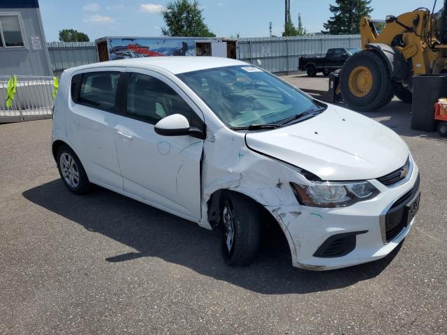 1G1JG6SH7H4147242 - 2017 CHEVROLET SONIC WHITE photo 4
