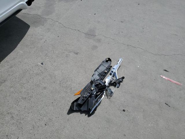 4T1B11HK2JU604799 - 2018 TOYOTA CAMRY L WHITE photo 12