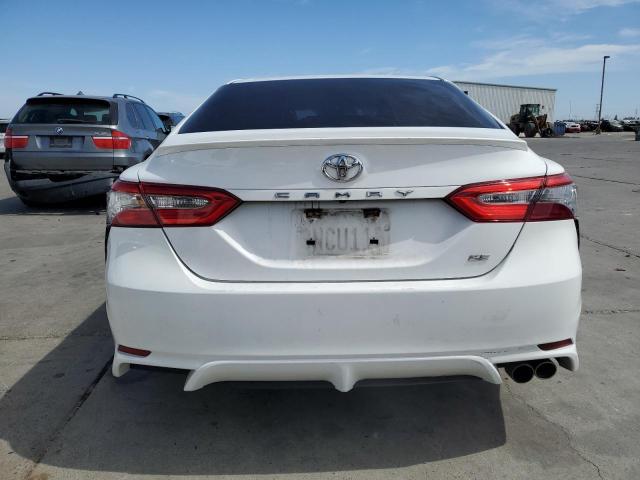4T1B11HK2JU604799 - 2018 TOYOTA CAMRY L WHITE photo 6