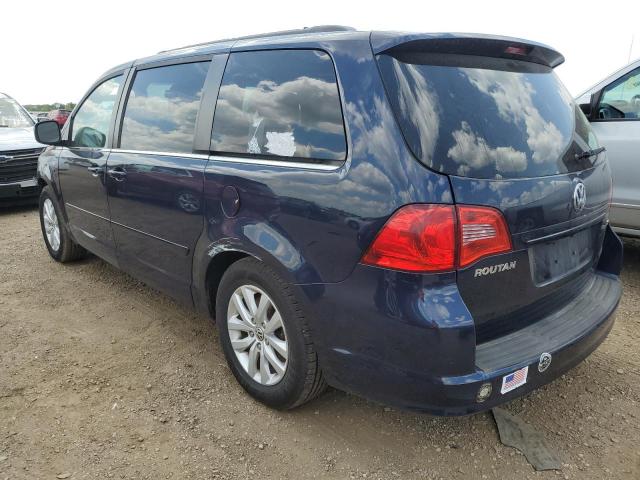2C4RVABG8DR725107 - 2013 VOLKSWAGEN ROUTAN SE BLUE photo 2