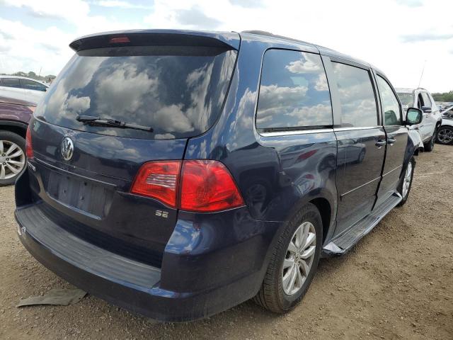 2C4RVABG8DR725107 - 2013 VOLKSWAGEN ROUTAN SE BLUE photo 3