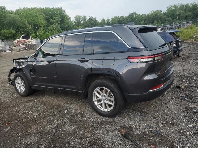 1C4RJHAG4PC661960 - 2023 JEEP GRAND CHER LAREDO GRAY photo 2