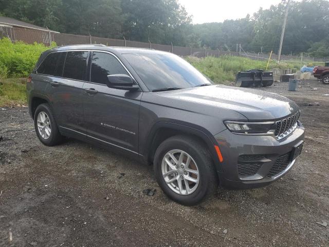 1C4RJHAG4PC661960 - 2023 JEEP GRAND CHER LAREDO GRAY photo 4