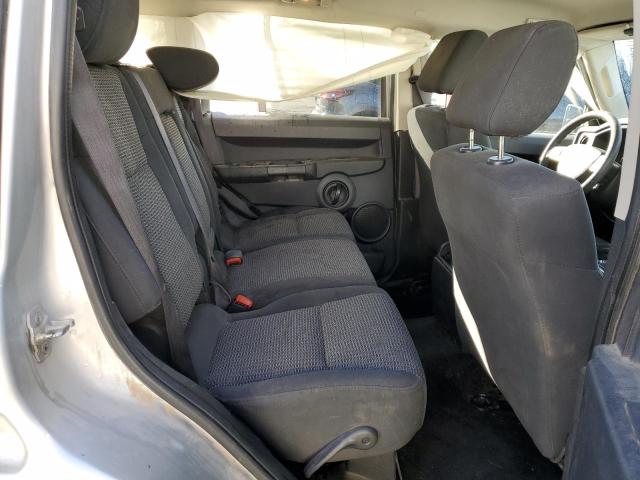 1J8HG48K28C149122 - 2008 JEEP COMMANDER SPORT Silber Foto 11