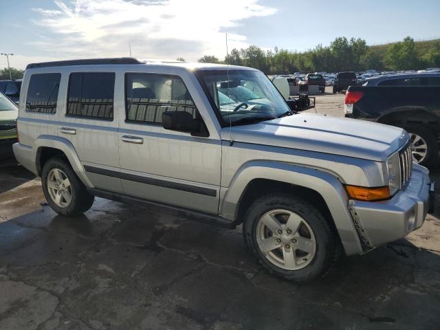 1J8HG48K28C149122 - 2008 JEEP COMMANDER SPORT Silber Foto 4