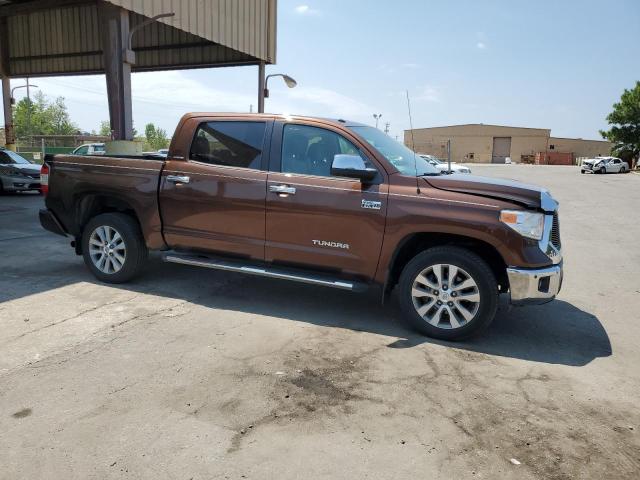 5TFFW5F16HX212698 - 2017 TOYOTA TUNDRA CREWMAX LIMITED BROWN photo 4