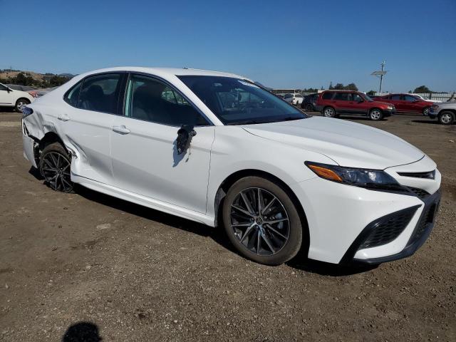 4T1G31AK0PU608952 - 2023 TOYOTA CAMRY SE NIGHT SHADE WHITE photo 4