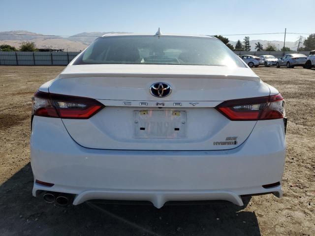 4T1G31AK0PU608952 - 2023 TOYOTA CAMRY SE NIGHT SHADE WHITE photo 6