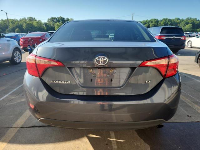 2T1BURHE8JC002412 - 2018 TOYOTA COROLLA L 灰色 照片 6