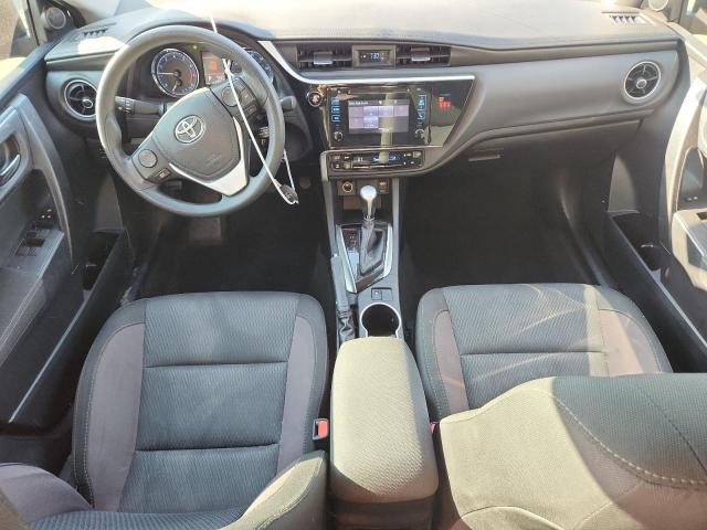 2T1BURHE8JC002412 - 2018 TOYOTA COROLLA L 灰色 照片 8