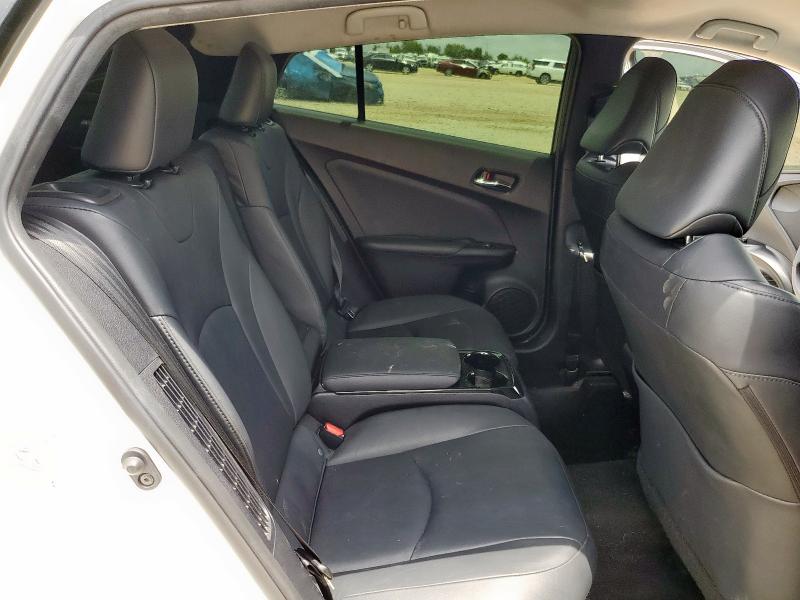 JTDKARFP4J3075329 - 2018 TOYOTA PRIUS PRIM Weiß Foto 10