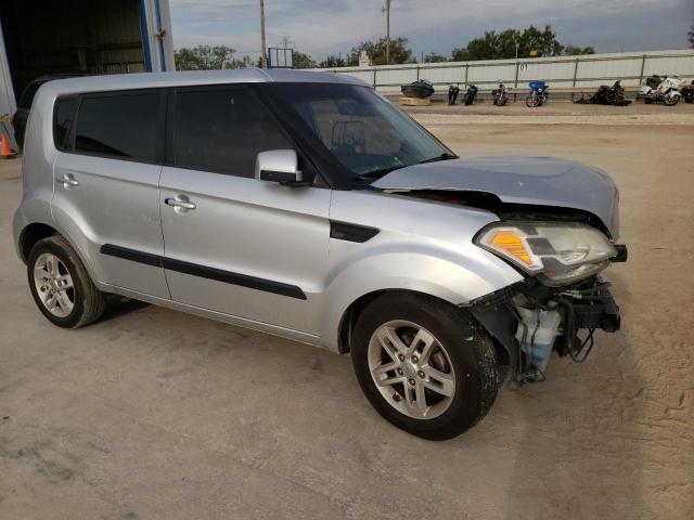 KNDJT2A23B7266985 - 2011 KIA SOUL + SILVER photo 4