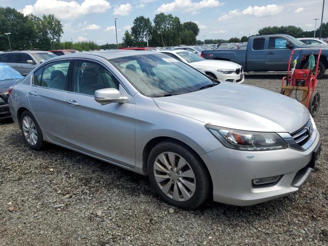 1HGCR3F88DA010228 - 2013 HONDA ACCORD EXL SILVER photo 4