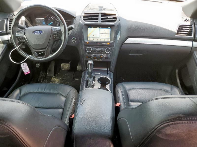 1FM5K7D81HGD52981 - 2017 FORD EXPLORER XLT 银色 照片 8