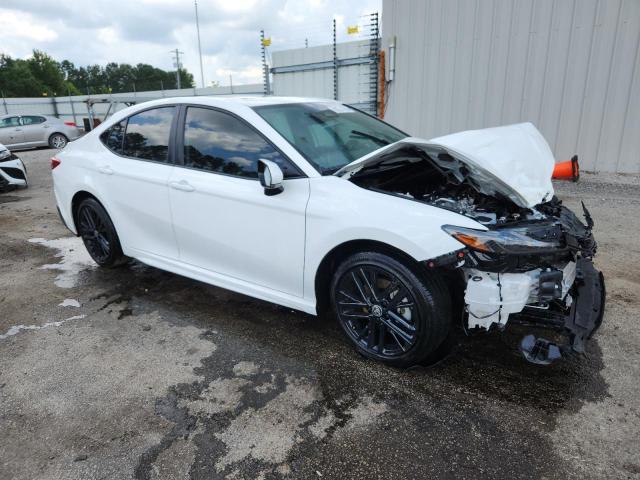 4T1DAACKXSU070162 - 2025 TOYOTA CAMRY XSE WHITE photo 4