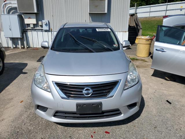 3N1CN7AP1DL833790 - 2013 NISSAN VERSA S SILVER photo 5