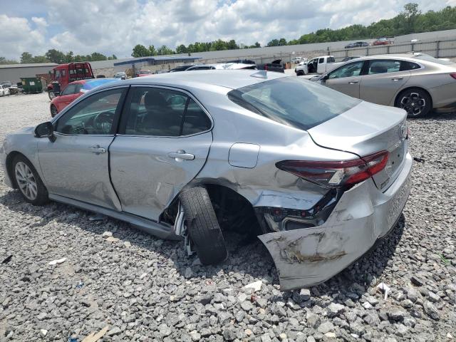 4T1C11AKXNU715248 - 2022 TOYOTA CAMRY LE SILVER photo 2