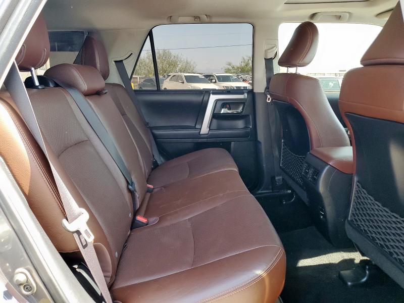 JTEBU5JR8J5555365 - 2018 TOYOTA 4RUNNER SR5/SR5 PREMIUM ნაცრისფერი ფოტო 11