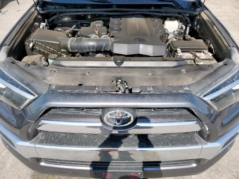 JTEBU5JR8J5555365 - 2018 TOYOTA 4RUNNER SR5/SR5 PREMIUM ნაცრისფერი ფოტო 12