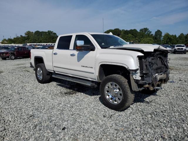 1GT12UEY7JF253089 - 2018 GMC SIERRA K2500 DENALI WHITE photo 4