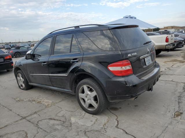 4JGBB72E28A321785 - 2008 MERCEDES-BENZ ML 550 BLACK photo 2