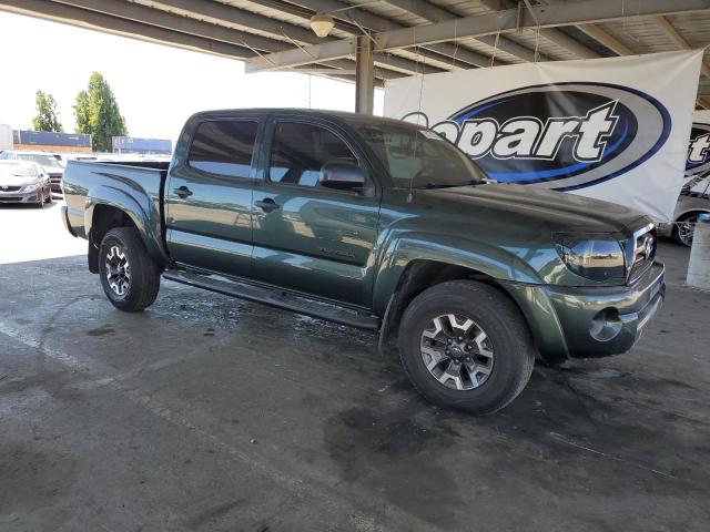 5TFJX4GN6BX002466 - 2011 TOYOTA TACOMA DOUBLE CAB GREEN photo 4