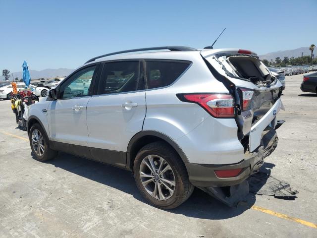 1FMCU9GD0JUA32368 - 2018 FORD ESCAPE SE Сріблястий фото 2