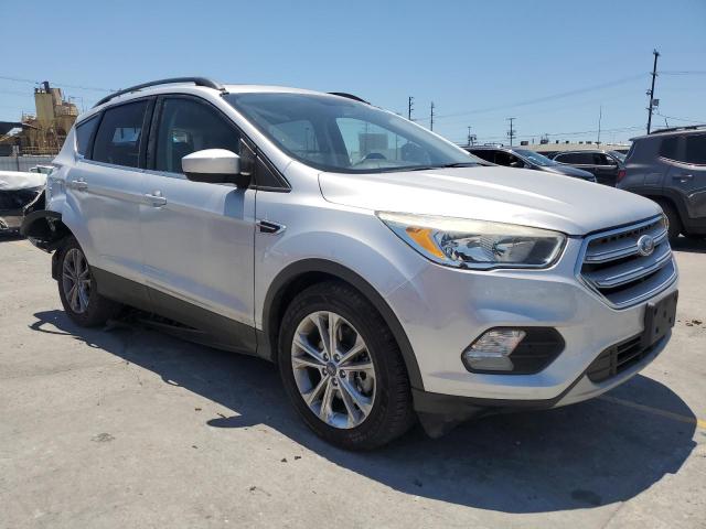 1FMCU9GD0JUA32368 - 2018 FORD ESCAPE SE Сріблястий фото 4