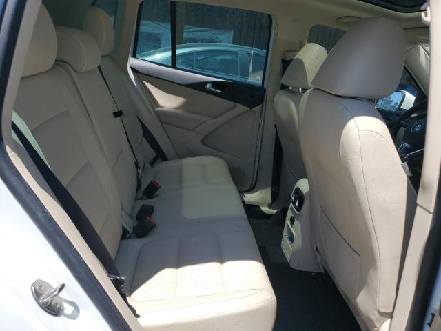 WVGAV7AX8FW607159 - 2015 VOLKSWAGEN TIGUAN S WHITE photo 10