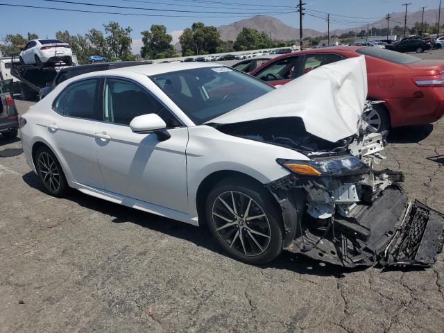 4T1G11AK7PU786105 - 2023 TOYOTA CAMRY SE NIGHT SHADE WHITE photo 4