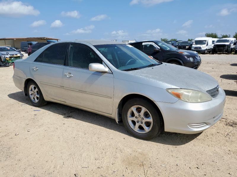 4T1BE30KX2U500056 - 2002 TOYOTA CAMRY LE ვერცხლისფერი ფოტო 4