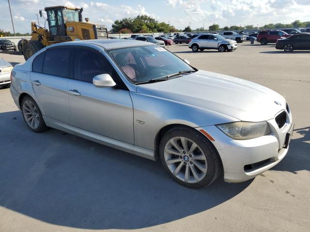 WBAPH7G53BNN02747 - 2011 BMW 323 IT I SILVER photo 4