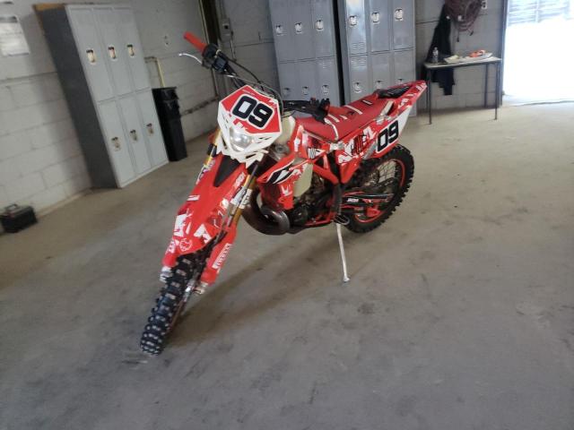 ZD3E30535F0720718 - 2015 BETA DIRTBIKE RED photo 2