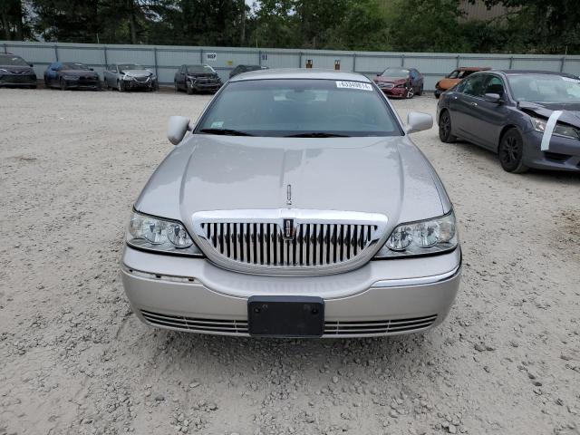 1LNHM81W34Y604301 - 2004 LINCOLN TOWN CAR EXECUTIVE SILVER photo 5