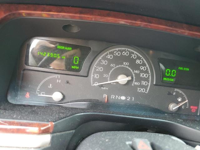 1LNHM81W34Y604301 - 2004 LINCOLN TOWN CAR EXECUTIVE SILVER photo 9