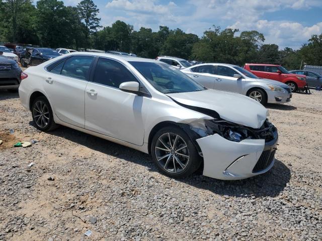 4T1BF1FK0HU413333 - 2017 TOYOTA CAMRY LE WHITE photo 4
