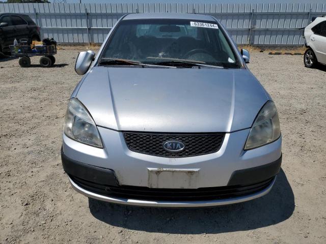 KNADE123186388930 - 2008 KIA RIO BASE SILVER photo 5