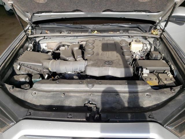 JTEMU5JR8M5856523 - 2021 TOYOTA 4RUNNER SR5/SR5 PREMIUM 银色 照片 12