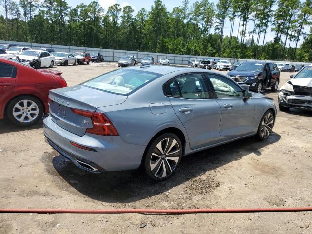 7JRL12FZ7NG160470 - 2022 VOLVO S60 B5 MOMENTUM BLUE photo 3