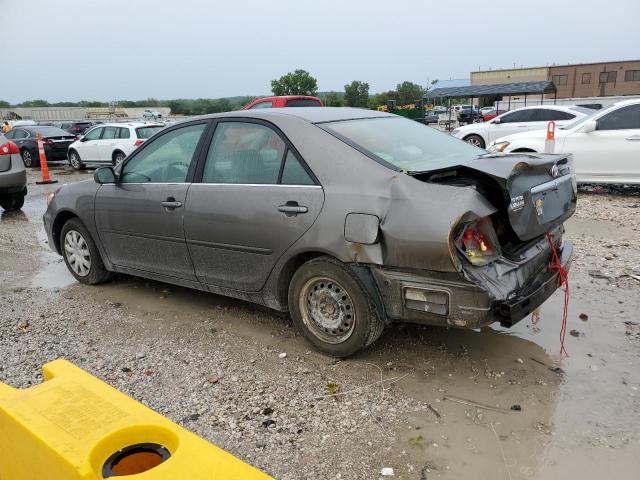 4T1BE32K55U988236 - 2005 TOYOTA CAMRY LE GRAY photo 2
