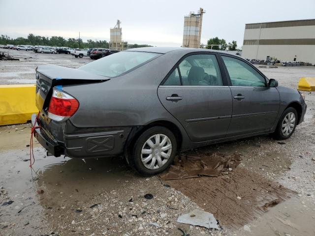 4T1BE32K55U988236 - 2005 TOYOTA CAMRY LE GRAY photo 3